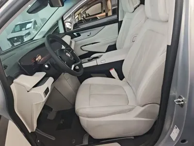 Buick GL8 Hybrid 2024, 41200 км, за 260600 CNY - фото 15