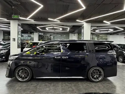 Toyota Vellfire 2021, 58000 км, за 548000 CNY