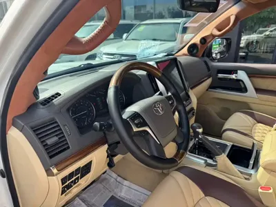 Toyota Land Cruiser 2016, 200000 км, за 488000 CNY