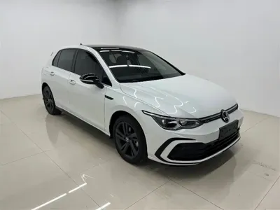 Volkswagen Golf 2022, 64000 км, за 118800 CNY