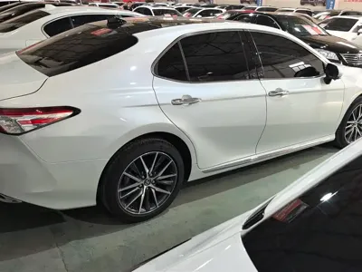 Toyota Camry 2023, 21000 км, за 135800 CNY