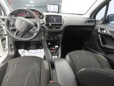Peugeot 208 2015, 79629 км, за 4500000 KRW - фото 7