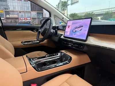 GAC Motor 传祺E8 PHEV 2025, 50000 км, за 139800 CNY - фото 10