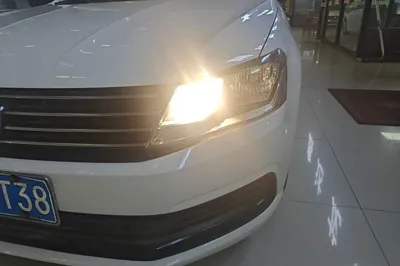 Volkswagen Lavida 2015, 116600 км, за 38299.88 CNY - фото 8