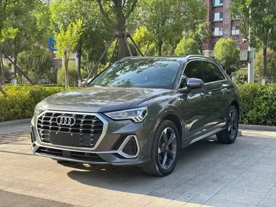 Audi Q3 2021, 75000 км, за 128800 CNY