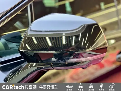 Cadillac XT5 2025, 24000 км, за 215799 CNY