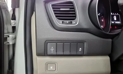 Kia Canival 2015, 126767 км, за 7500000 KRW - фото 12