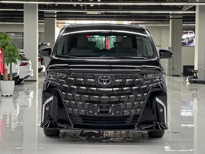 Toyota Alphard 2024, 28000 км, за 878000 CNY - фото 2
