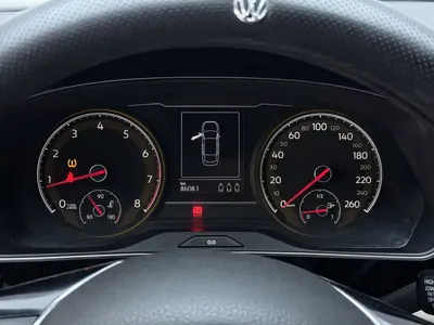 Volkswagen Passat 2021, 86000 км, за 90800 CNY - фото 9