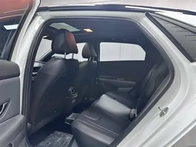 Hyundai Elantra 2023, 21000 км, за 105800 CNY - фото 13