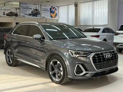 Audi Q3 2023, 34000 км, за 195799 CNY