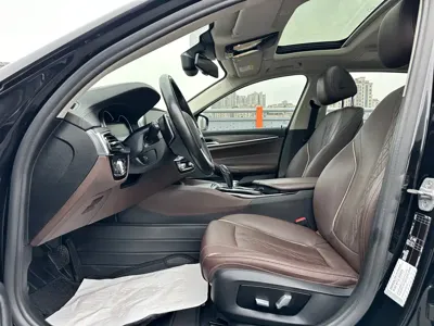BMW 5 Series 2019, 69000 км, за 156800 CNY