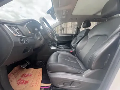 Roewe RX5 2016, 97000 км, за 21800 CNY
