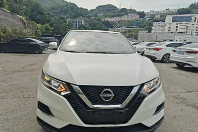 Nissan Qashqai 2023, 27799 км, за 82859.08 CNY
