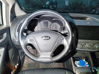 Kia K3 2015, 94300 км, за 23330.63 CNY