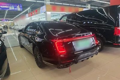 Hongqi H9 2025, 26000 км, за 215012.97 CNY