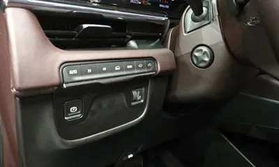 Cadillac Escalade 2023, 38323 км, за 114550000 KRW - фото 27