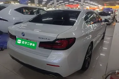 BMW 5 Series New Energy 2022, 36400 км, за 230344.11 CNY - фото 6