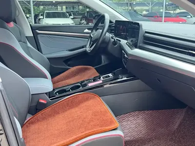 Volkswagen Lamando 2022, 16000 км, за 72800 CNY - фото 9
