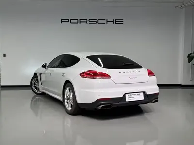 Porsche Panamera 2016, 98000 км, за 228000 CNY