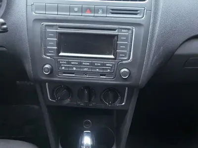 Volkswagen Polo 2015, 120000 км, за 21800 CNY - фото 14