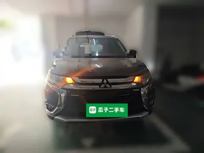 Mitsubishi Outlander 2016, 73700 км, за 43500 CNY