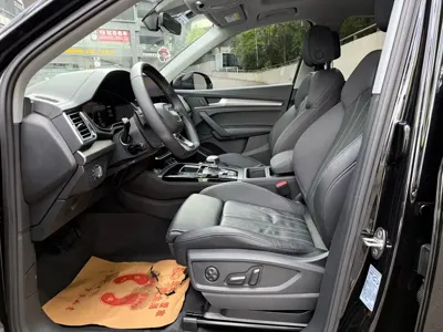 Audi Q5L 2022, 83000 км, за 172000 CNY