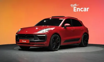 Porsche Macan · 2022 год