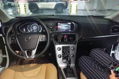 Volvo V40 2018, 22800 км, за 68951.8 CNY - фото 6