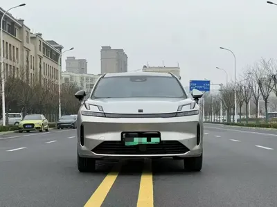 Lynk & Co 08 EM-P 2024, 30000 км, за 88000 CNY