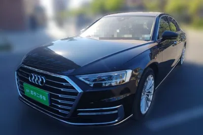 Audi A8 · 2018 год