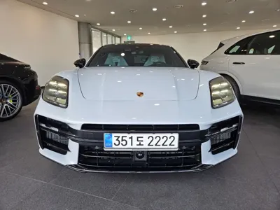 Porsche Panamera · 2025 год