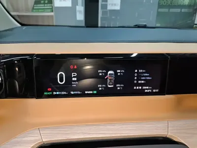 GAC Motor 传祺E8 PHEV 2024, 23600 км, за 145000 CNY - фото 12
