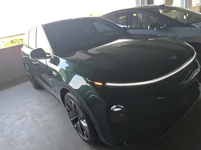 Li Auto Li L6 2025, 21800 км, за 221200 CNY