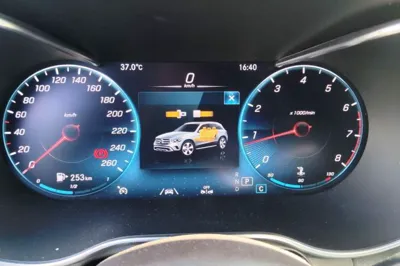 Mercedes-Benz GLC 2021, 30500 км, за 221035.97 CNY - фото 11