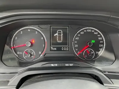 Volkswagen Polo 2020, 79000 км, за 43600 CNY - фото 15