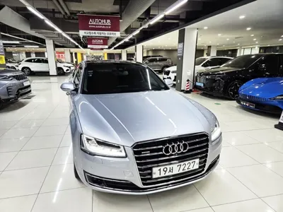 Audi A8 · 2015 год