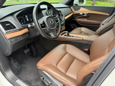Volvo XC90 2021, 40000 км, за 176800 CNY