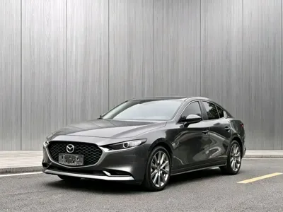 Mazda 3 Axela · 2022 год