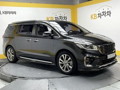 Kia Canival · 2020 год