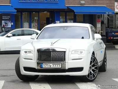 Rolls-Royce Ghost 2017, 49900 км, за 215000000 KRW