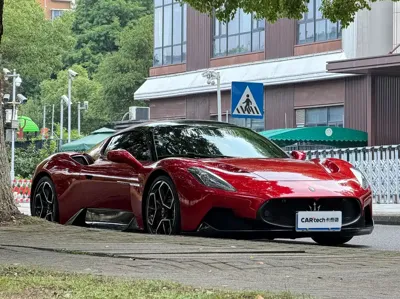Maserati MC20 2022, 18000 км, за 1458000 CNY
