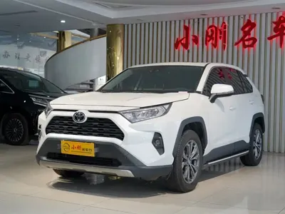 Toyota RAV4 2025, 10000 км, за 139000 CNY