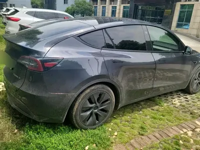 Tesla Model Y 2024, 43800 км, за 181000 CNY