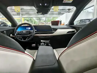 Cadillac GT4 2024, 11000 км, за 149800 CNY - фото 9