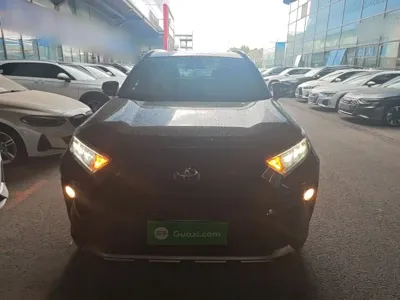 Toyota RAV4 2023, 26300 км, за 128100 CNY