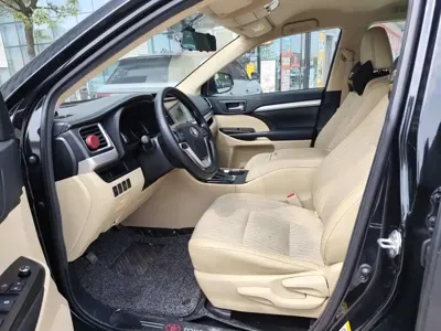 Toyota Highlander 2022, 52200 км, за 136800 CNY