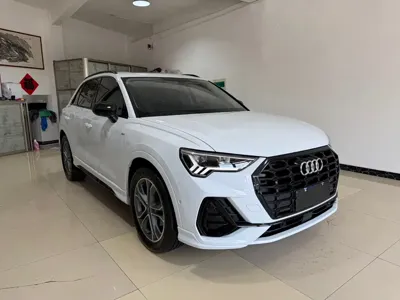 Audi Q3 2023, 10000 км, за 197000 CNY