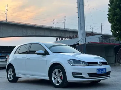Volkswagen Golf 2016, 130000 км, за 35800 CNY