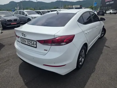 Hyundai Avante 2017, 130080 км, за 7800000 KRW